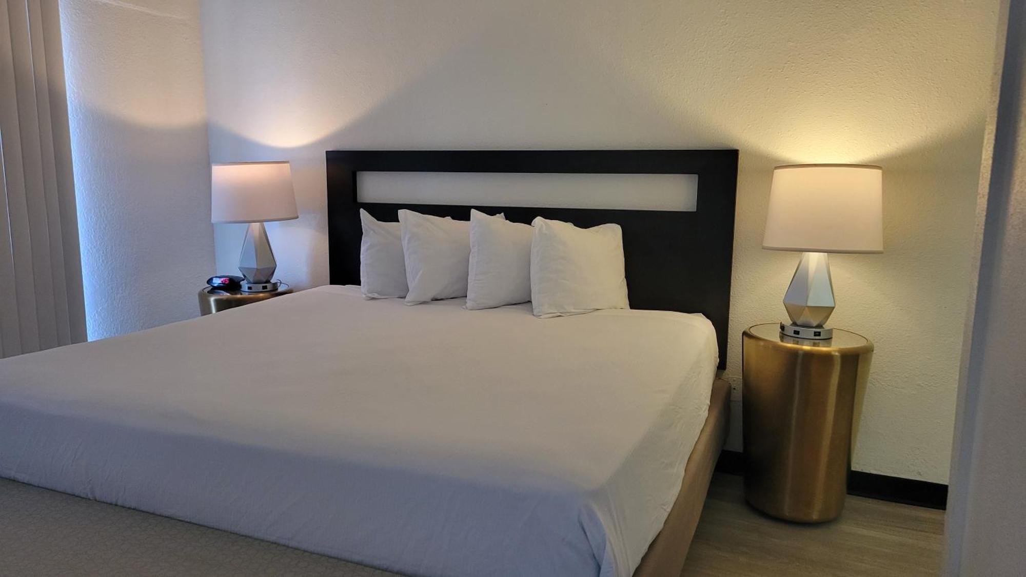 Mc Pacific Inn & Suites ทอร์แรนซ์ ภายนอก รูปภาพ